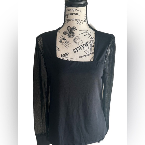 NWT Women’s Maurice’s black Plisse Sleeve Blouse size XS puffy sleeve - Picture 3 of 11